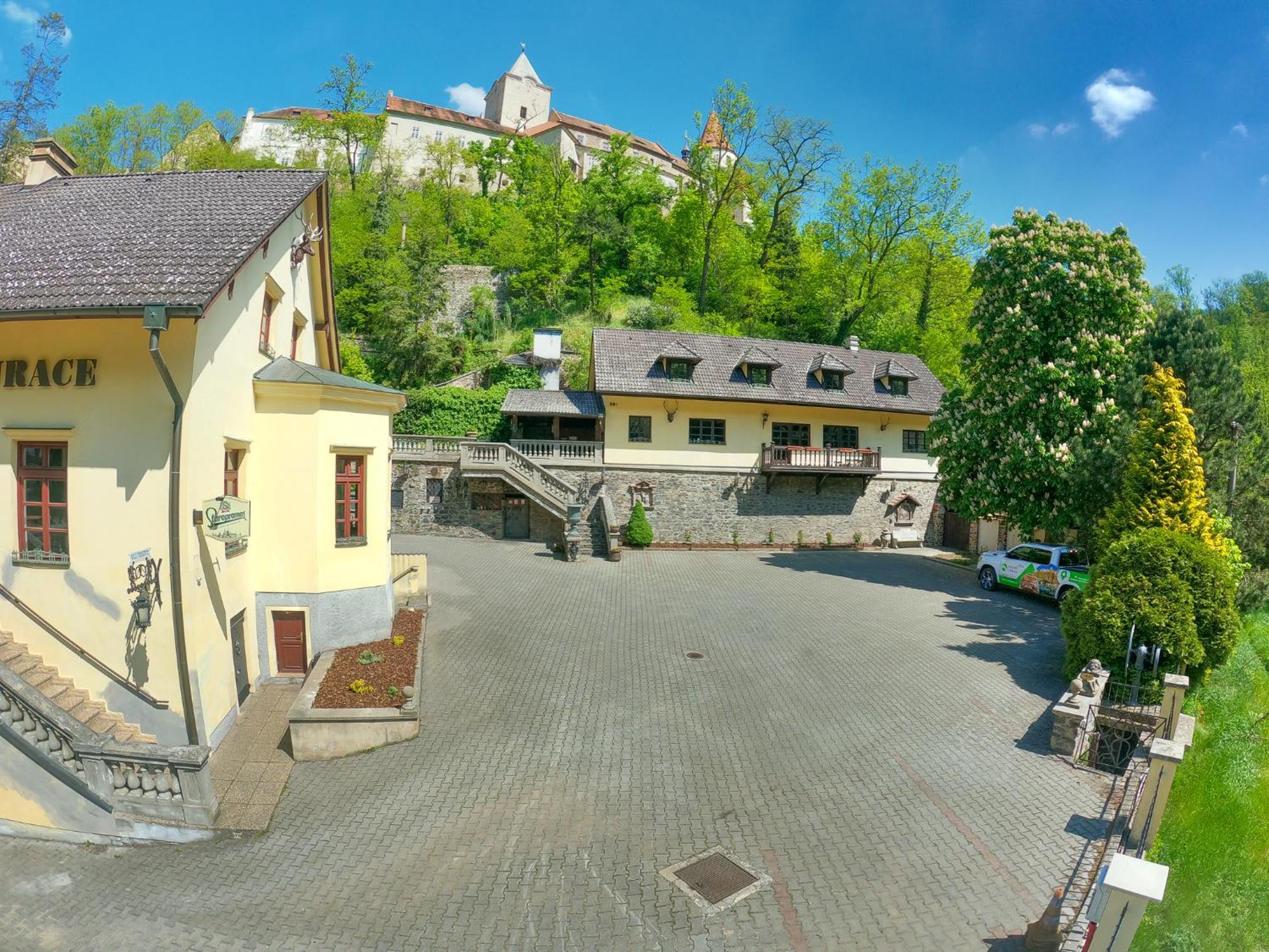 Resort U Jelena Křivoklát Εξωτερικό φωτογραφία