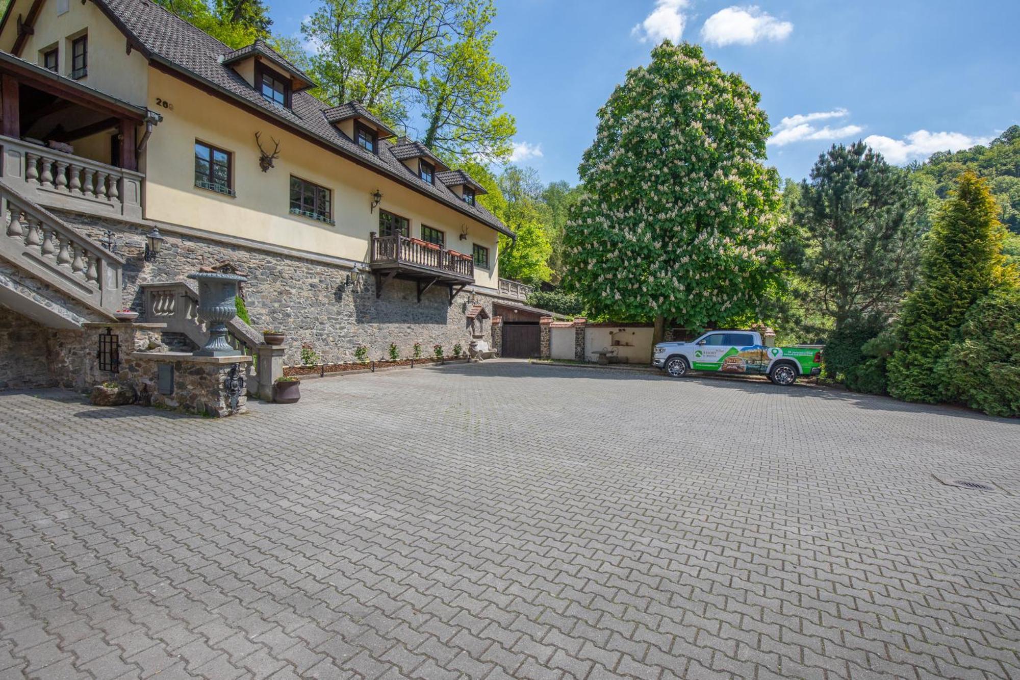 Resort U Jelena Křivoklát Εξωτερικό φωτογραφία